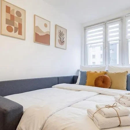Apartman Compact In Center By Vaya